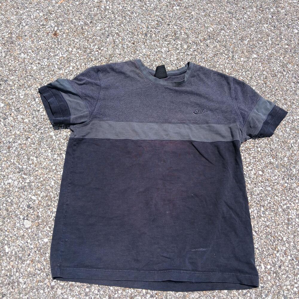 Nike Shirt Mens Large Black Gray Colorblock Embroidered Logo Short Sleeve Tee